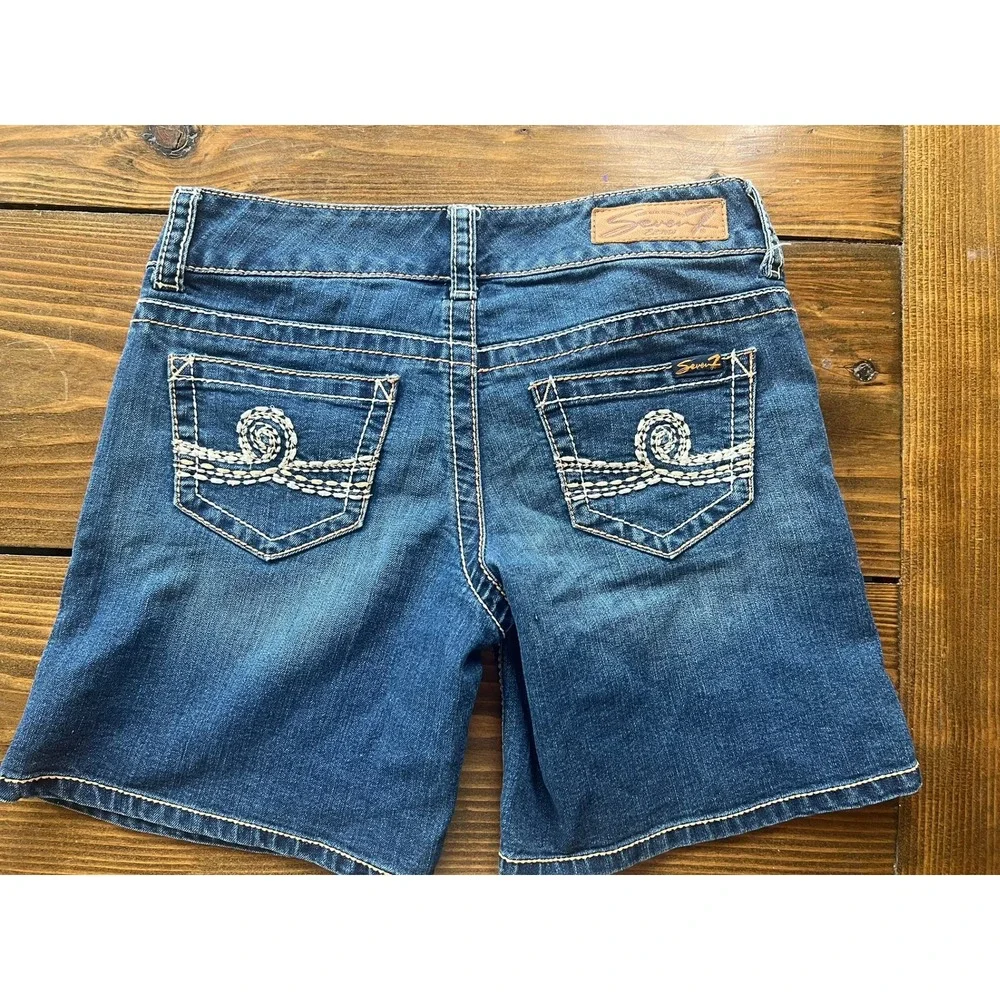 Seven7 Womens Denim Shorts Medium Wash Contrast Stitch‎ Embroidered Pockets 27